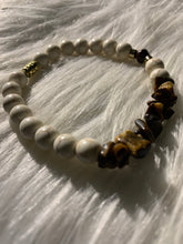 Load image into Gallery viewer, 𝐶𝑟𝑒𝑎𝑡𝑖𝑣𝑖𝑡𝑦𝑃𝑟𝑜𝑡𝑒𝑐𝑡𝑖𝑜𝑛𝐺𝑟𝑜𝑢𝑛𝑑𝑖𝑛𝑔 Bracelet
